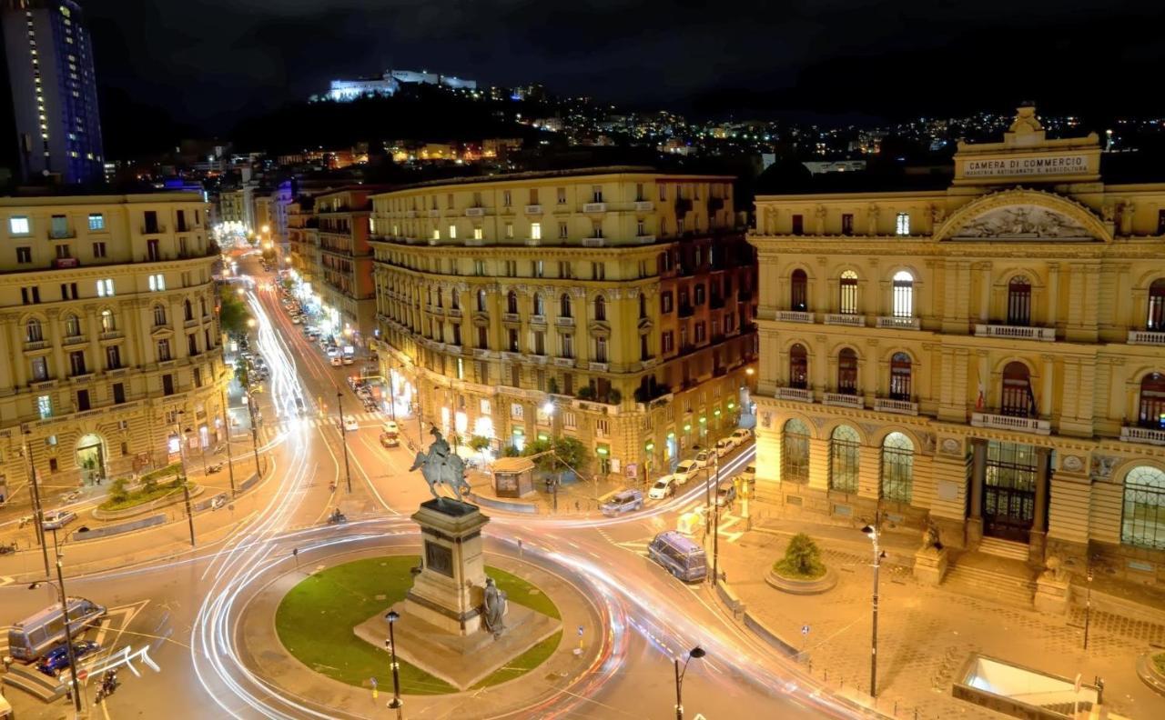 Golden * Naples
