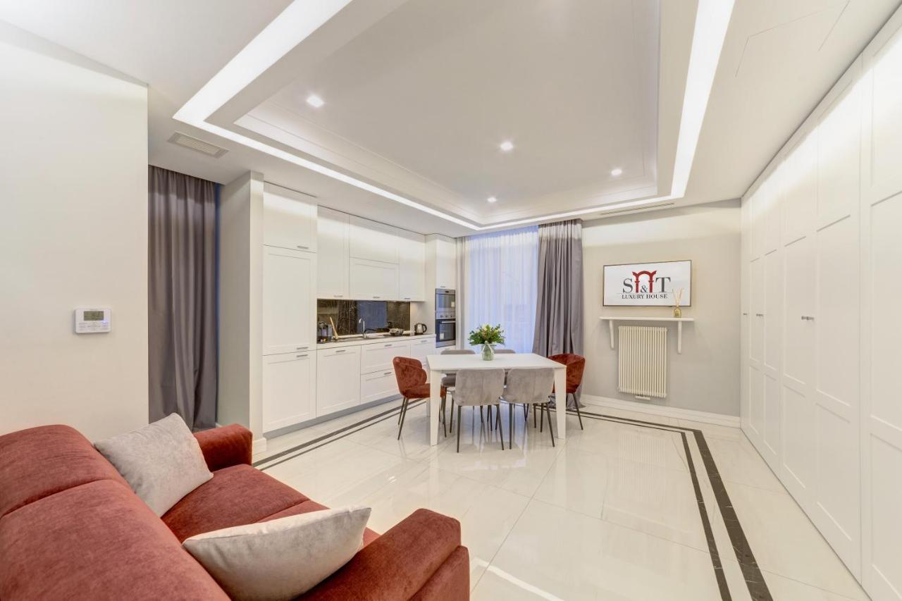 S&t Luxury House In Plebiscito Square