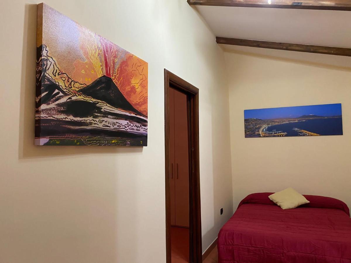 In Love: Vicoletto Dei Presepi * Naples