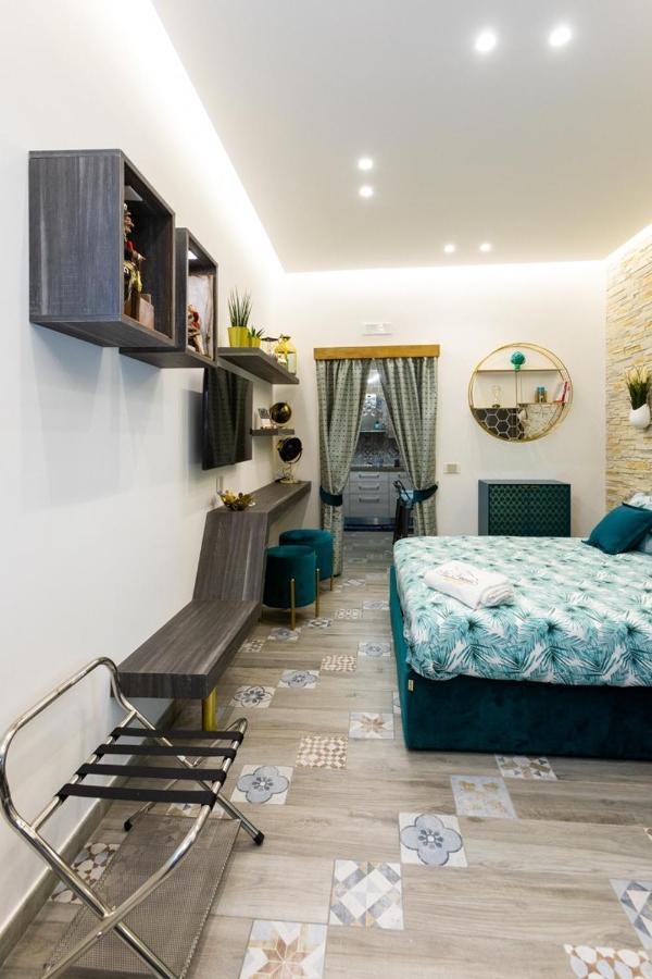 Na' Poesia Santa Chiara Ztl Apartment