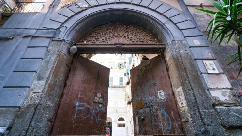 Royal Dante Bed & Breakfast