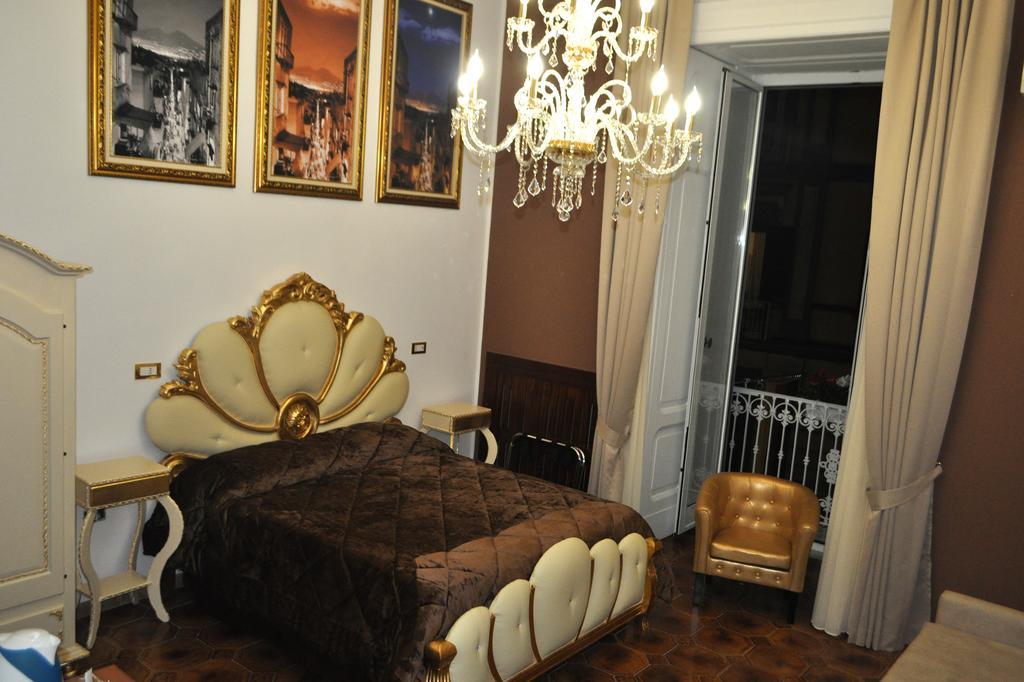 Des Artistes 4* Naples