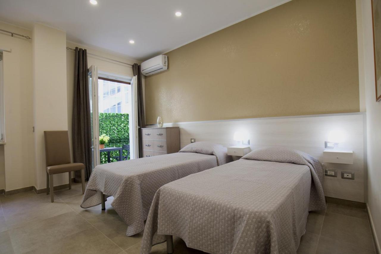 Six Guest house *