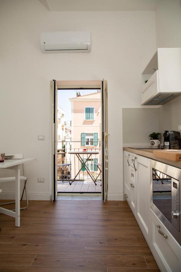Belvedere 75 * Naples