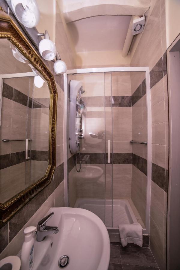 Well Come - Palazzo Reale Guest house Naples