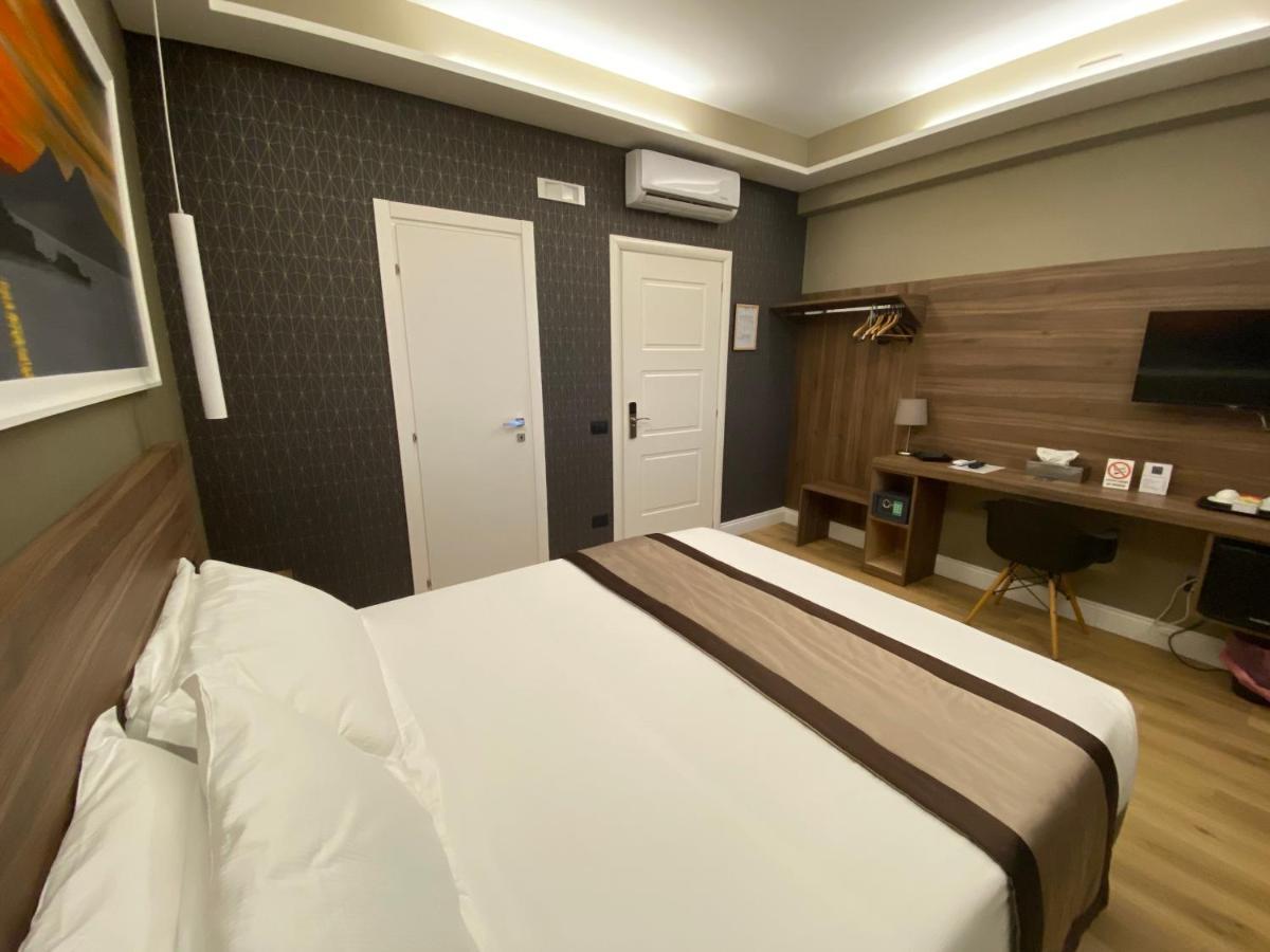 7th Floor 3* Naples