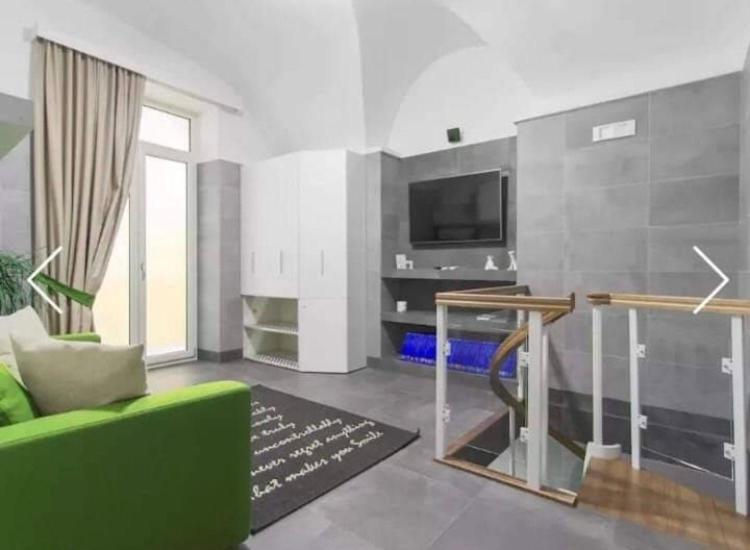 Apartment Mezzocannone - Casa Vacanze Centro Storico *