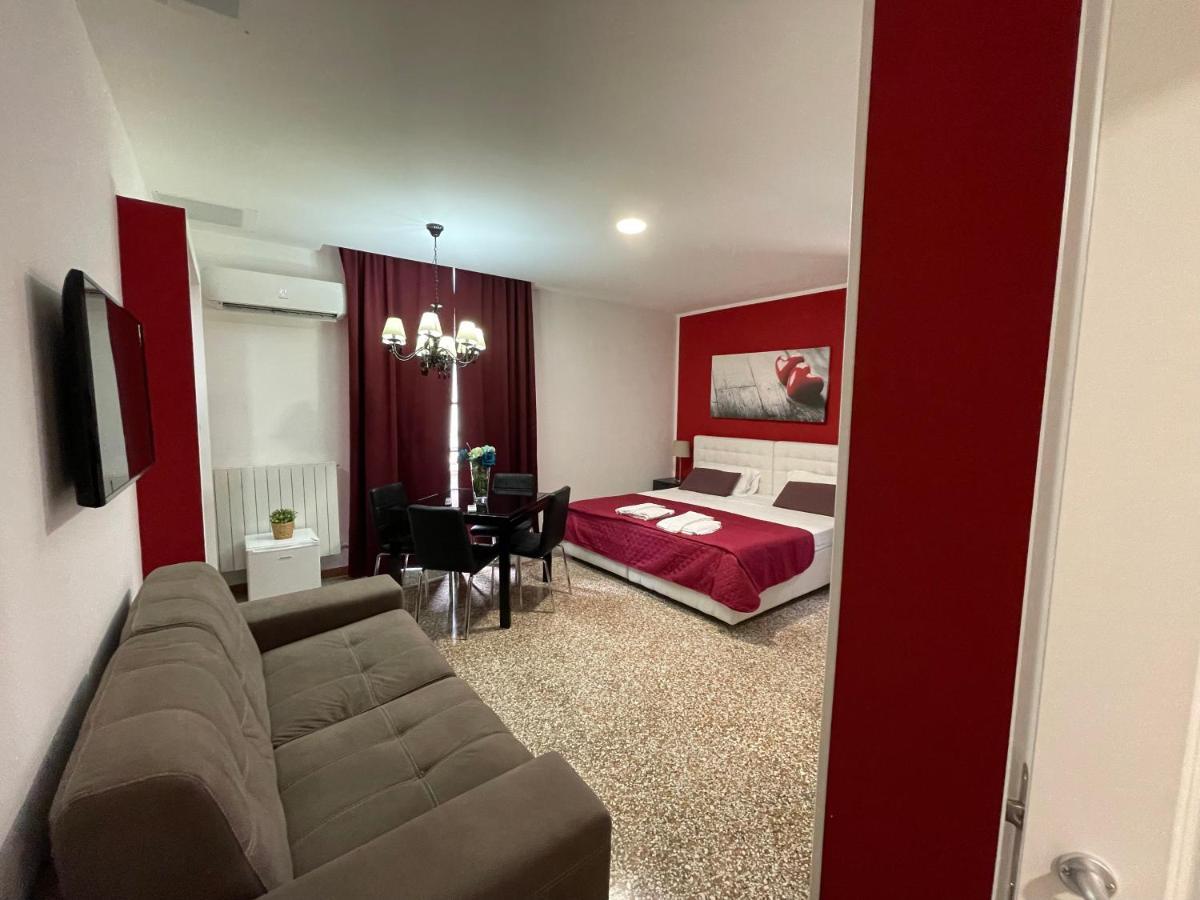 Napoli Central City Guest house