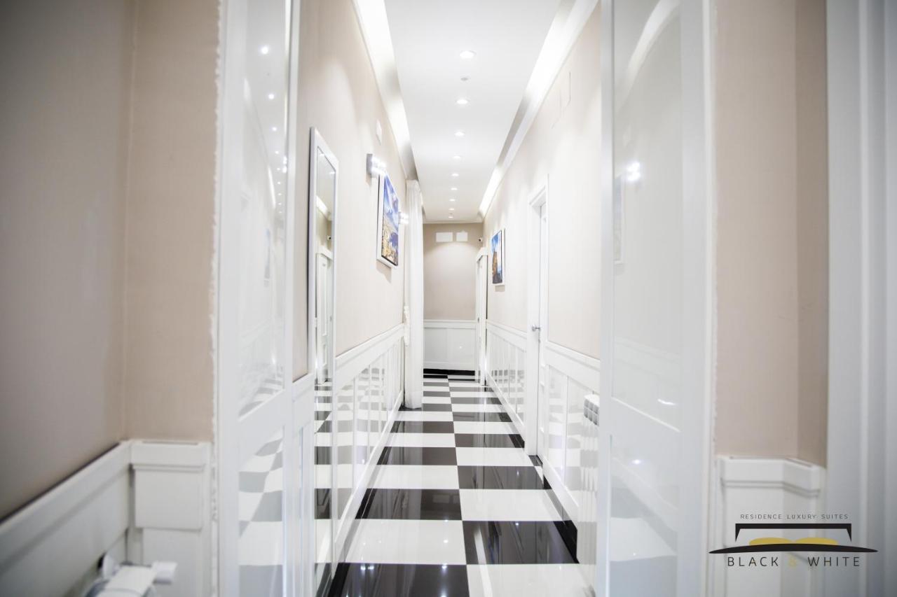 Black & White Guest house *