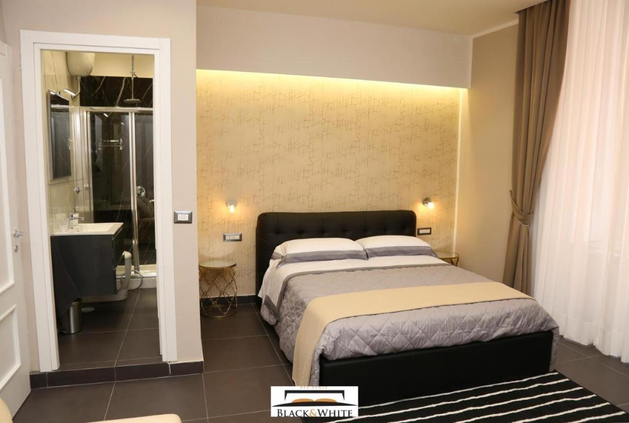Black & White Guest house Naples