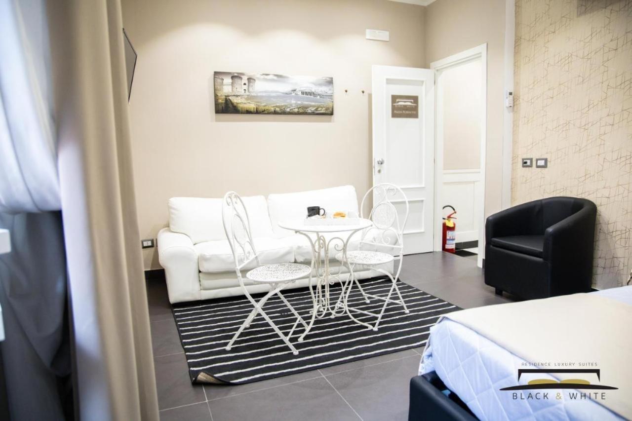 Black & White Guest house *
