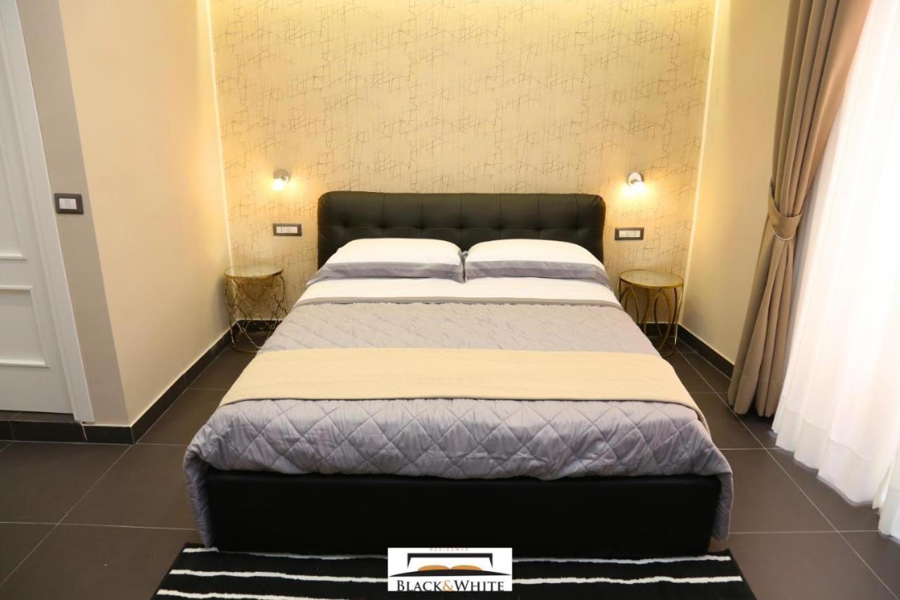 Guest house Black & White