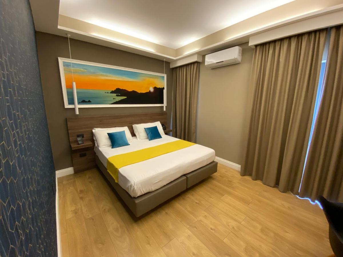 7th Floor 3*