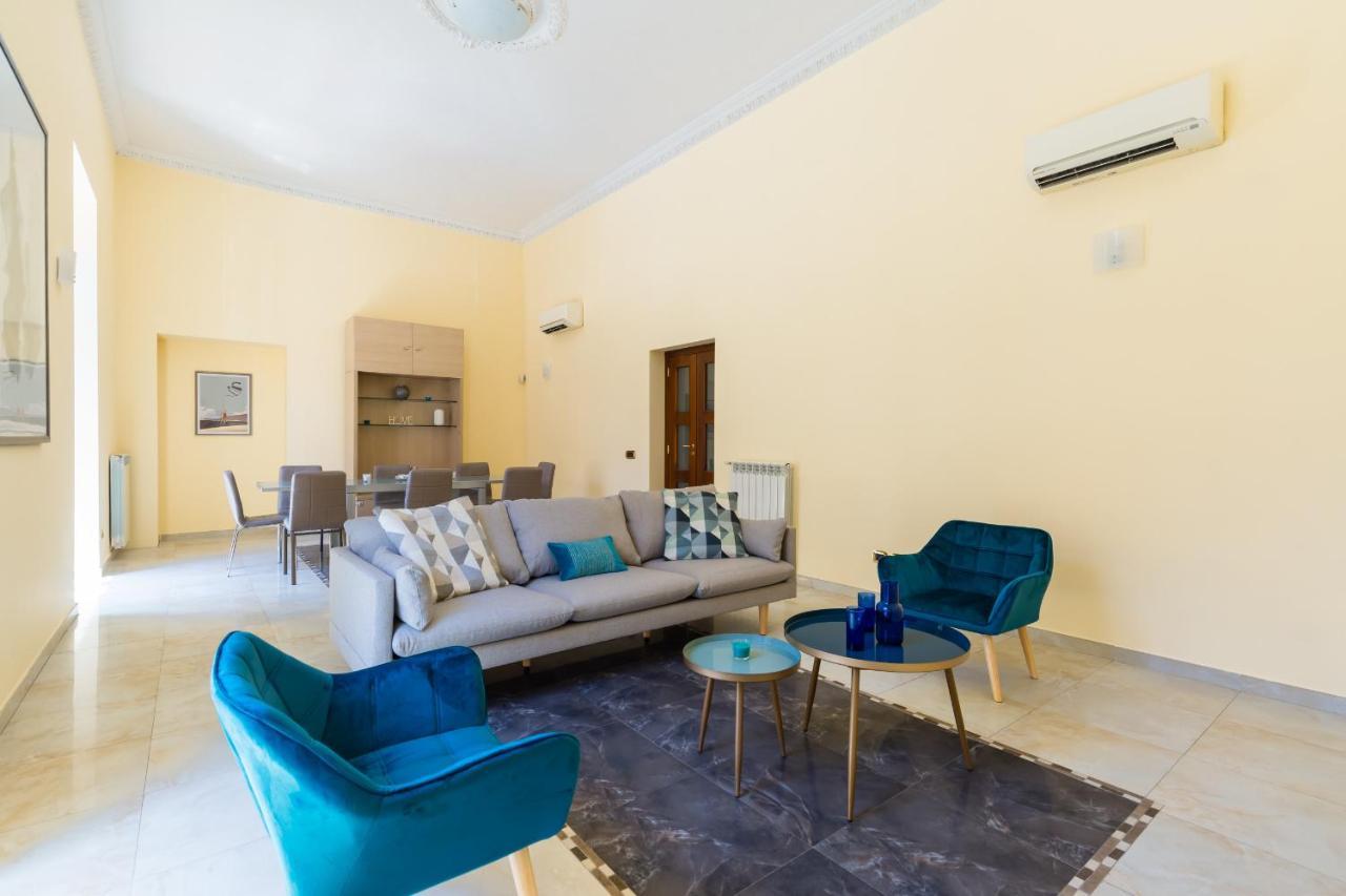 Family With Terrace Apartment *