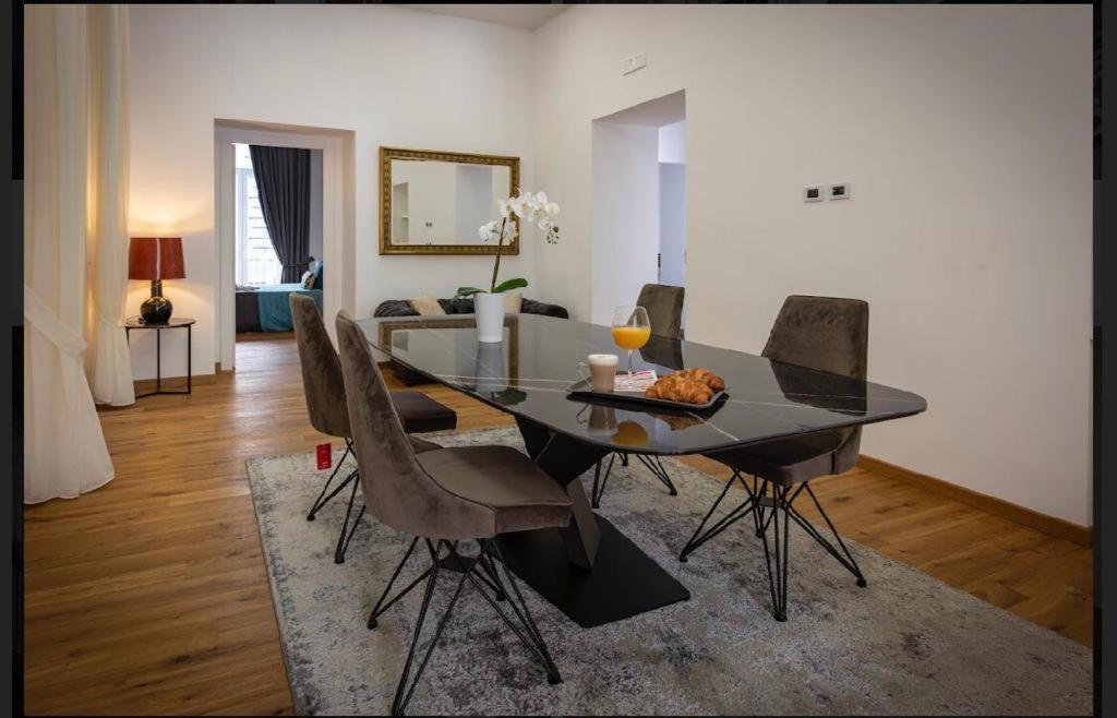 Downtown Napoli B&B “Se Nun Canto Moro..” *