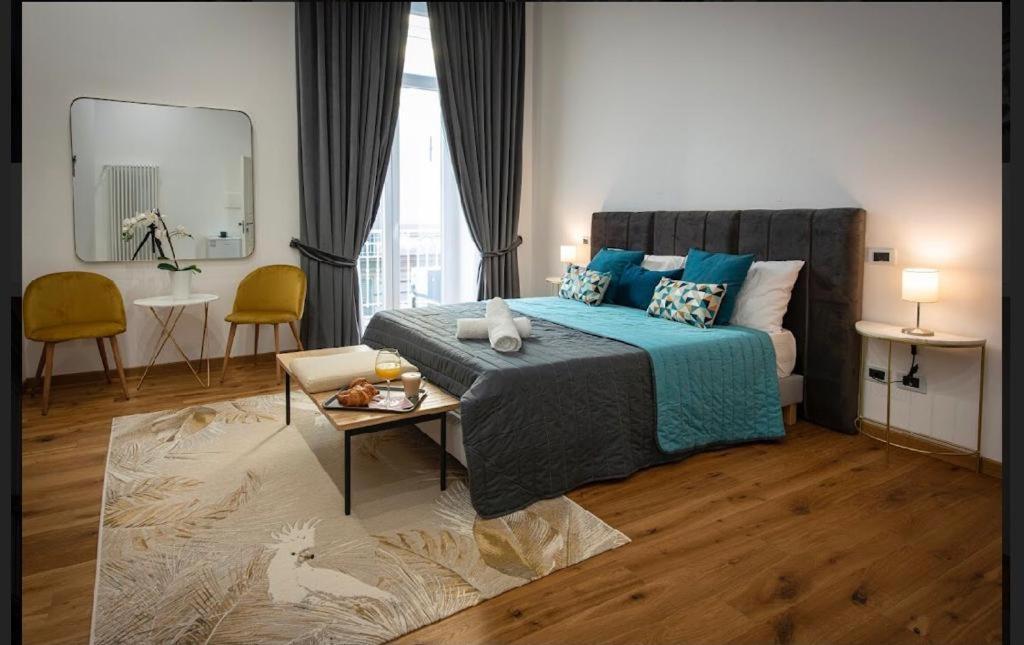 Downtown Napoli B&B “Se Nun Canto Moro..”