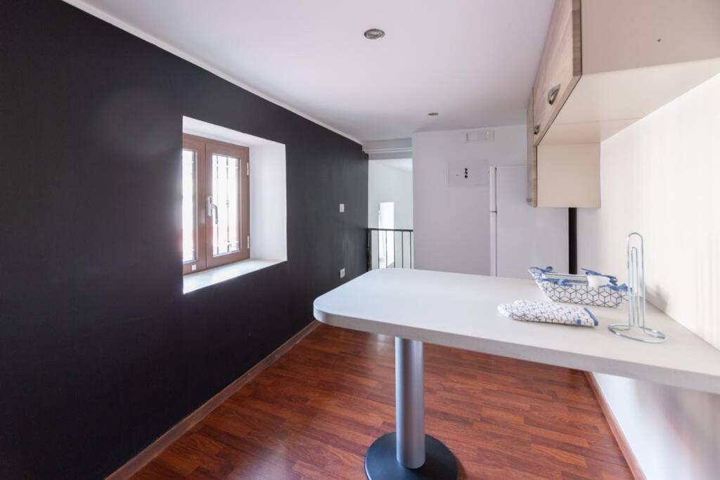 Toledo Jacuzzi Apartment Naples