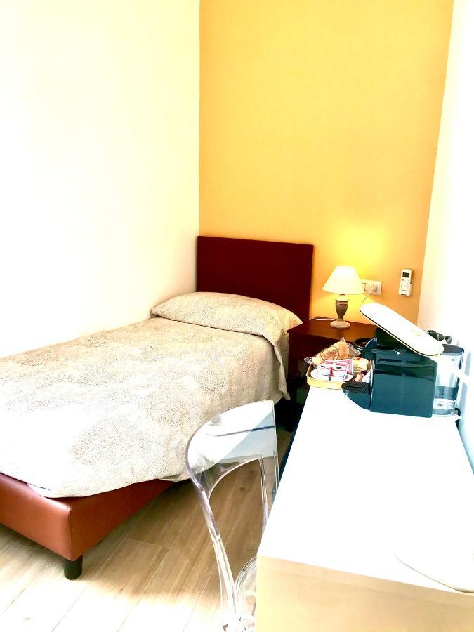 Agora Singola Con Bagno Privato Adiacente * Naples