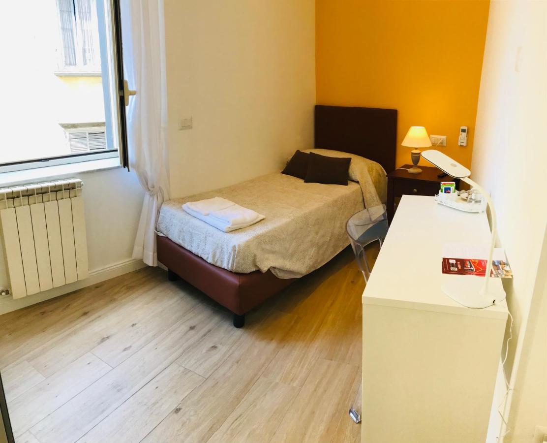 Agora Singola Con Bagno Privato Adiacente Naples