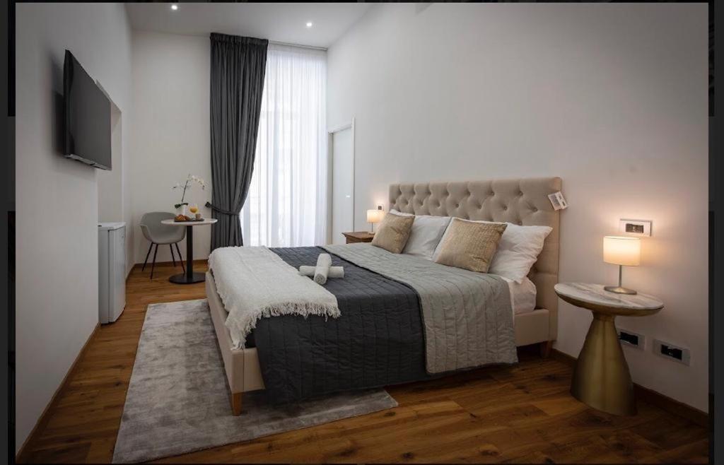 Downtown - E Si Nun Canto Moro Bed & Breakfast *