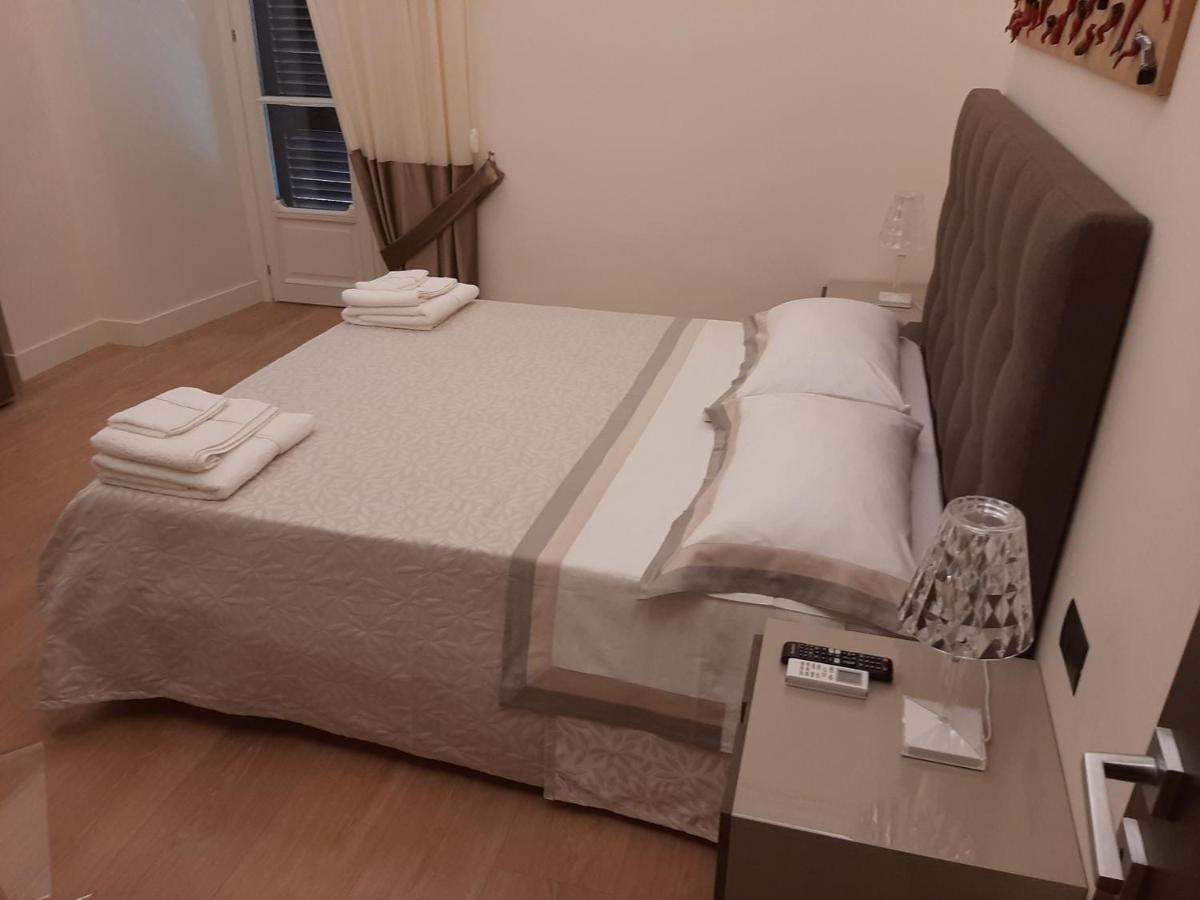 Holiday home Fafgrandsuitenapoli Naples