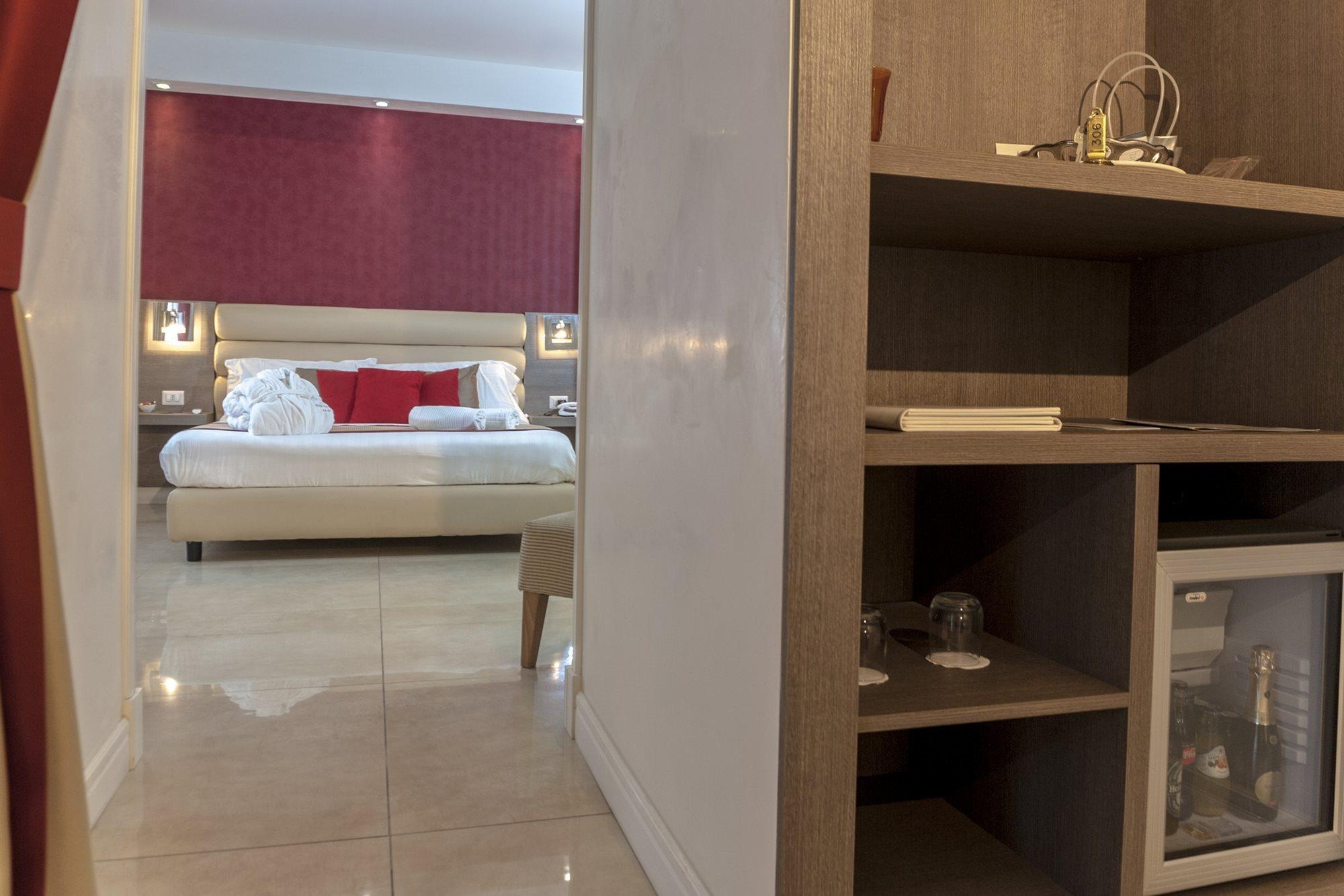 San Pietro 4* Naples