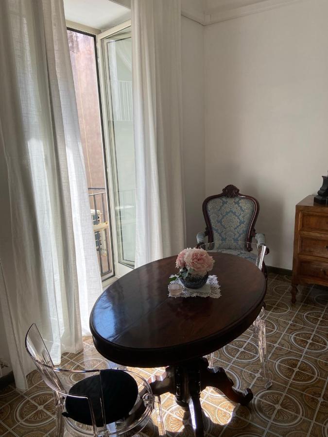 Bed & Breakfast In San Domenico Maggiore 3 *