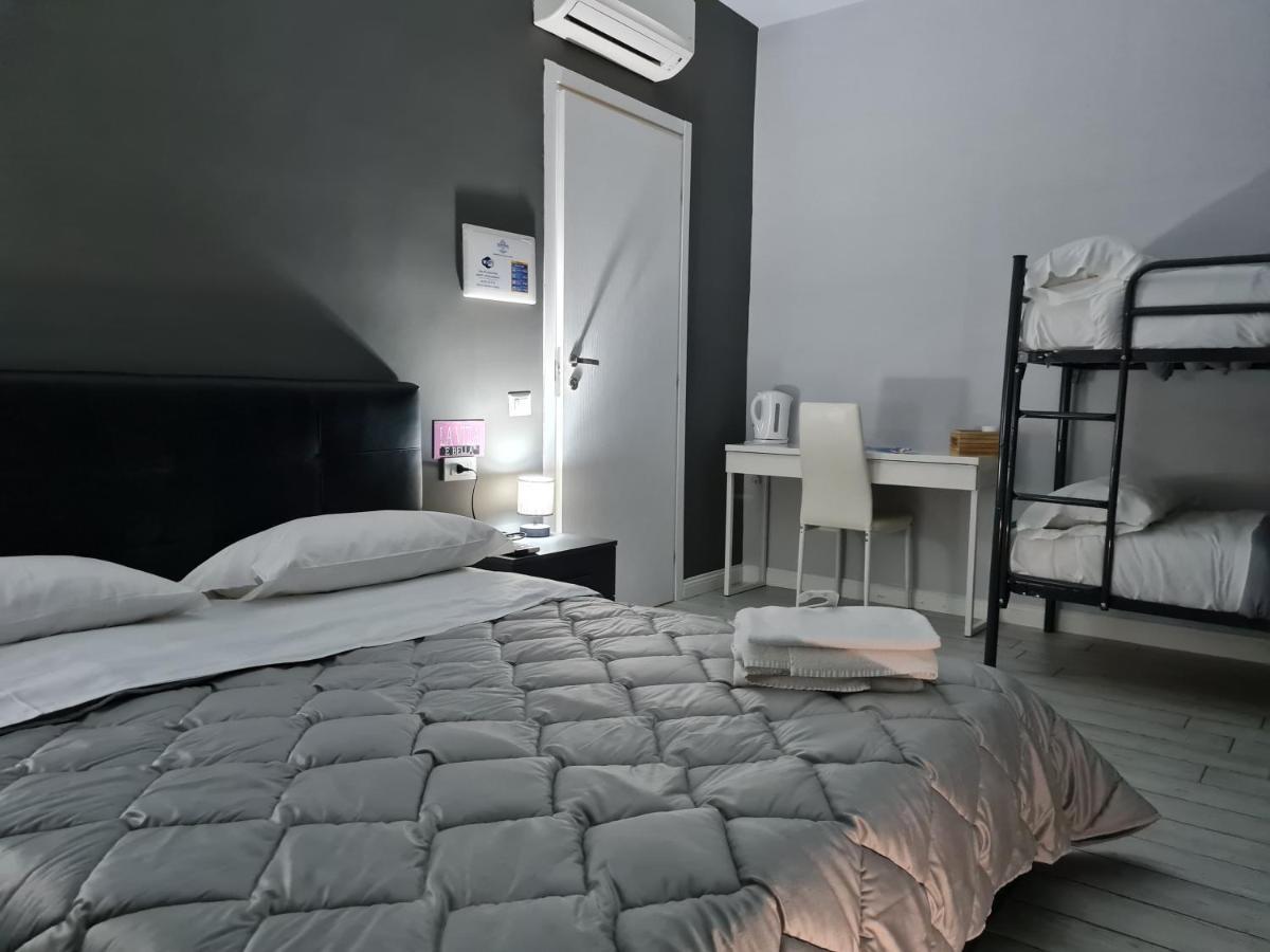 Esposito Plaza- & Guest house Naples