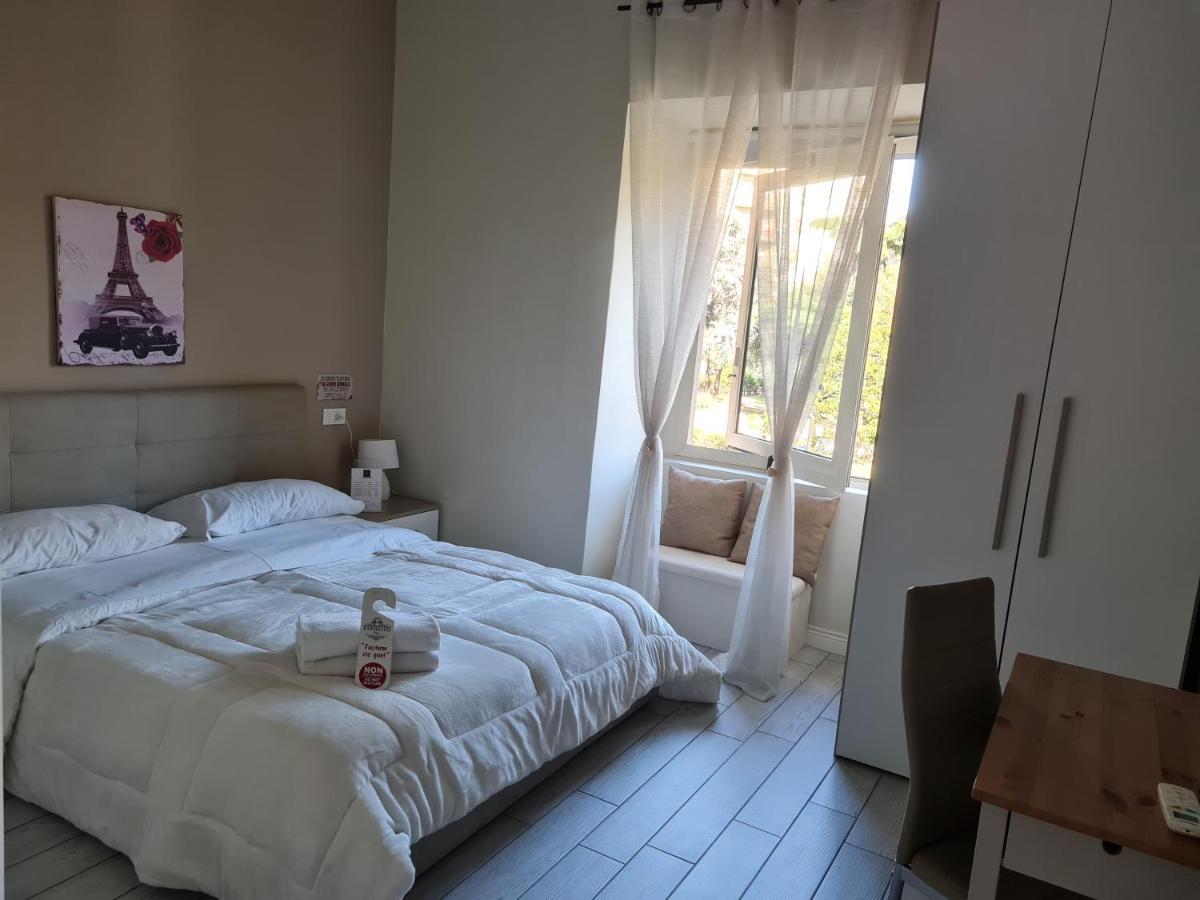 Esposito Plaza- & Guest house