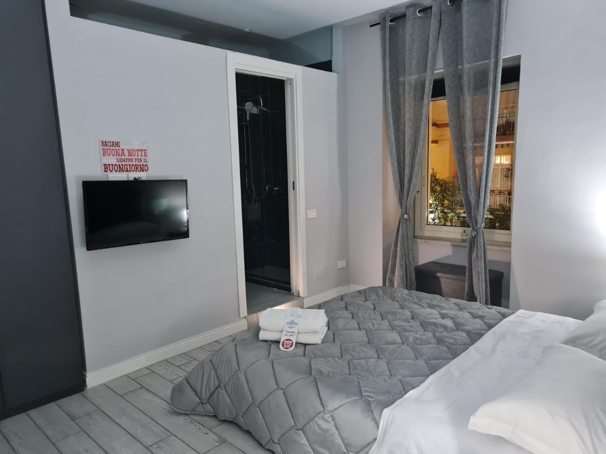 Esposito Plaza- & Guest house *