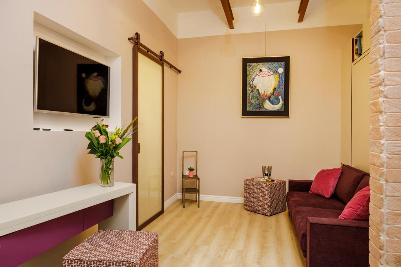Vicky's Luxury Apartment