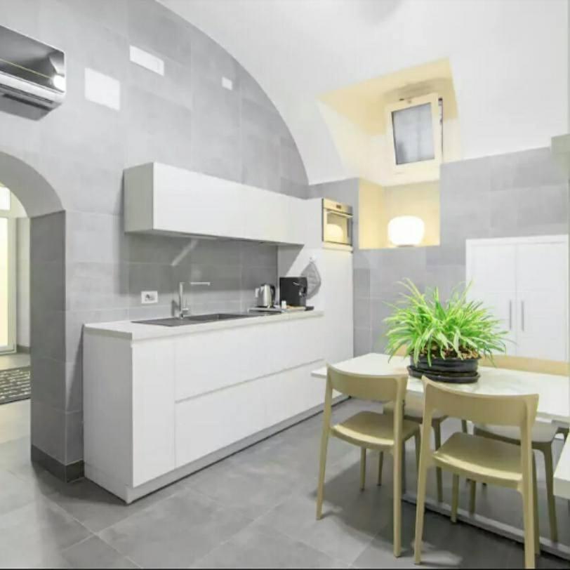 Mezzocannone - Casa Vacanze Centro Storico