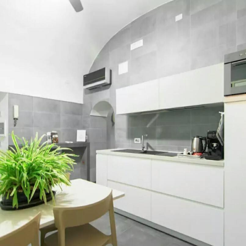Apartment Mezzocannone - Casa Vacanze Centro Storico *