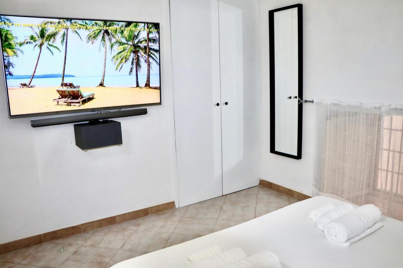 House Relax Centro Di Apartment Naples
