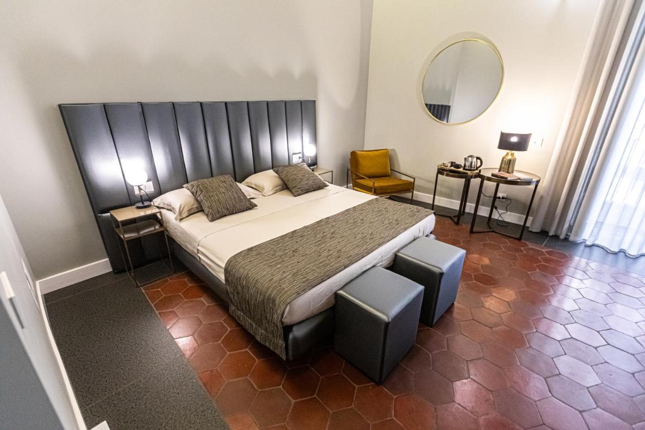Cuevas Relais Naples