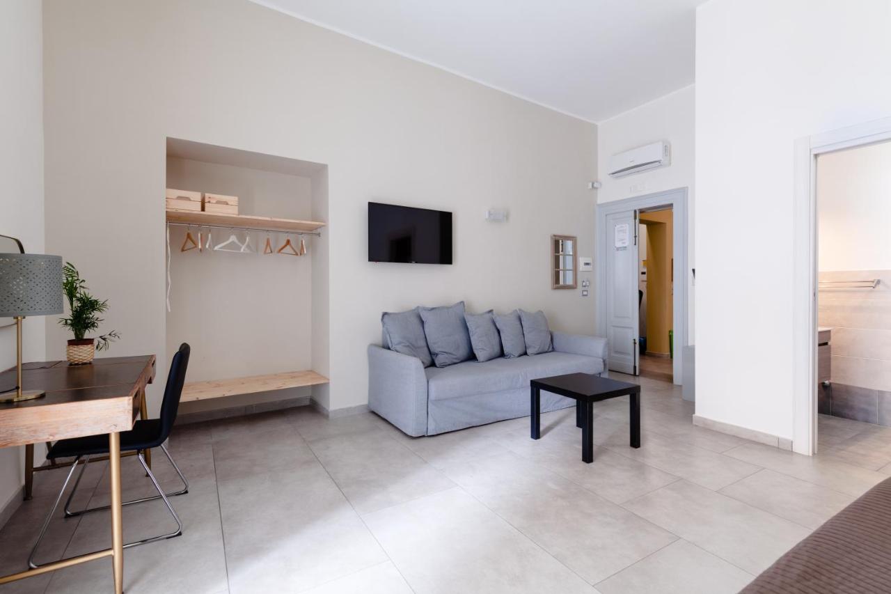 Monteoliveto 33 Naples