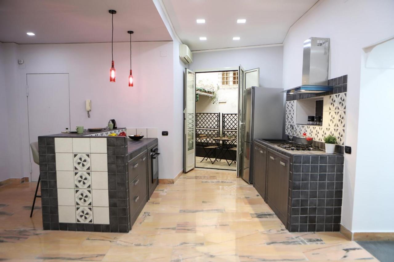 Modern At Piazza Del Gesu' By Wonderful Italy Apartment Naples