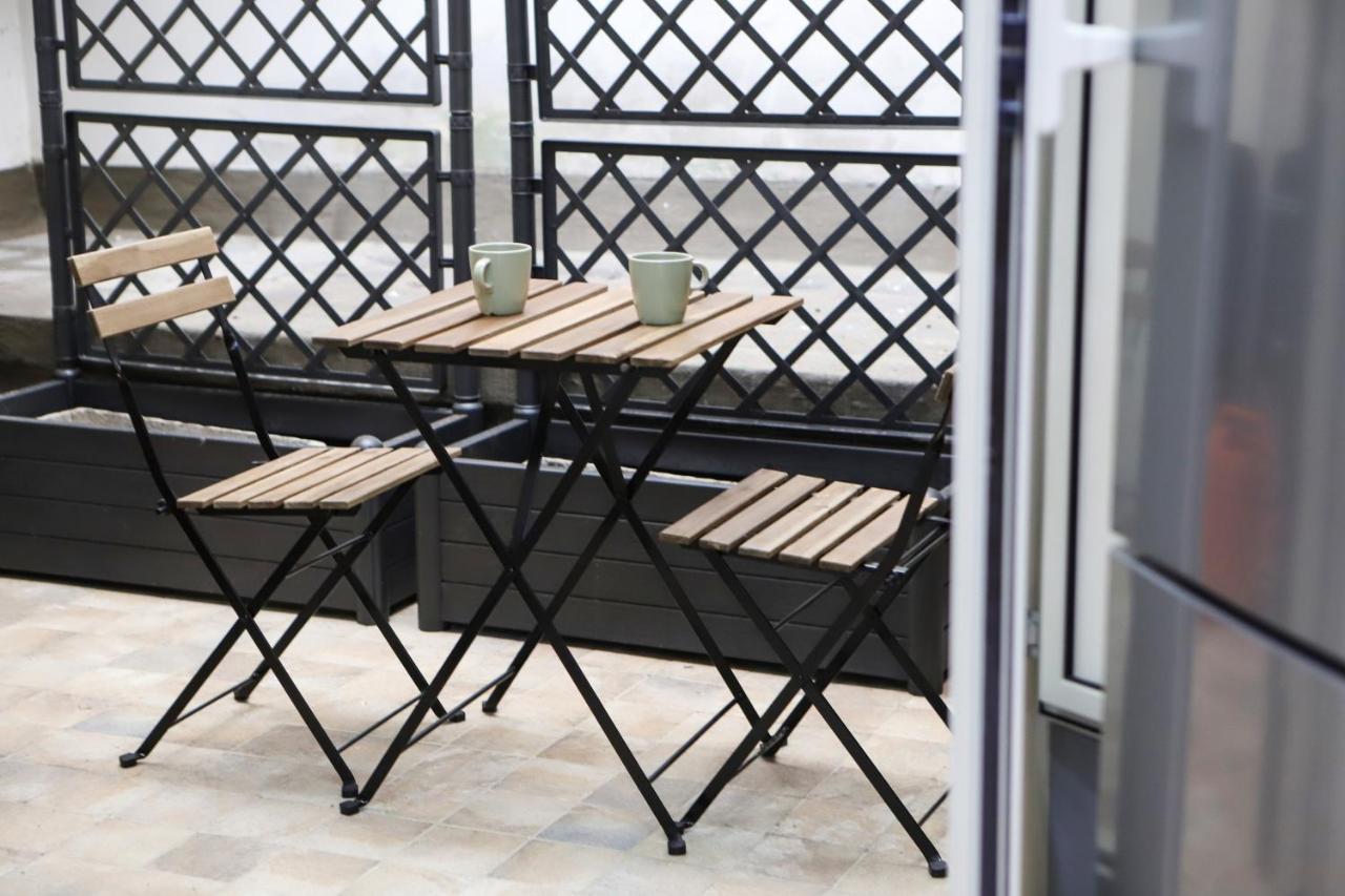 Apartment Modern At Piazza Del Gesu' By Wonderful Italy