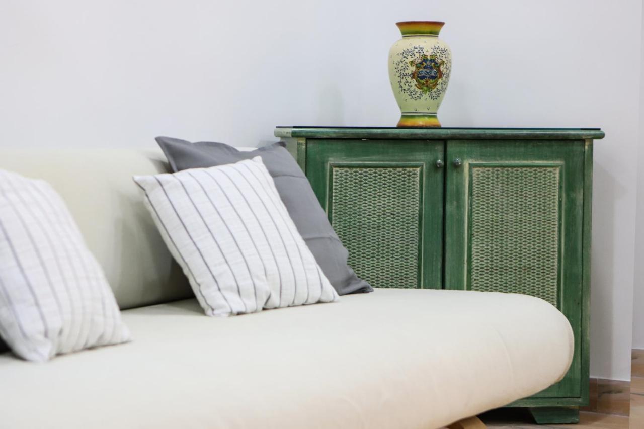 Apartment Modern At Piazza Del Gesu' By Wonderful Italy