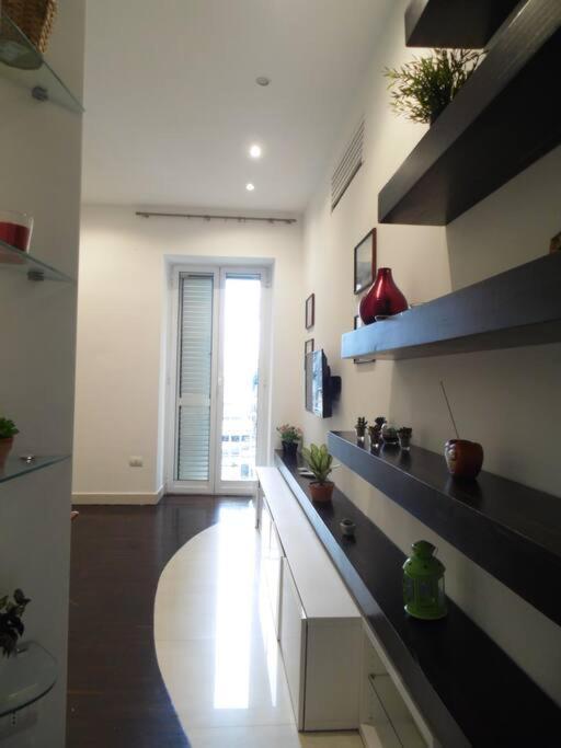 Giomar Naples