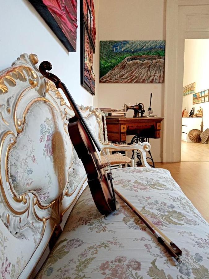 La Galleria Naples