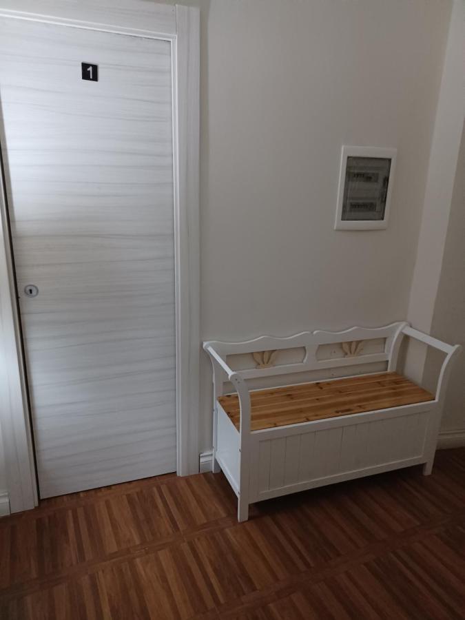 Ponte Di Chiaia Guest house Naples