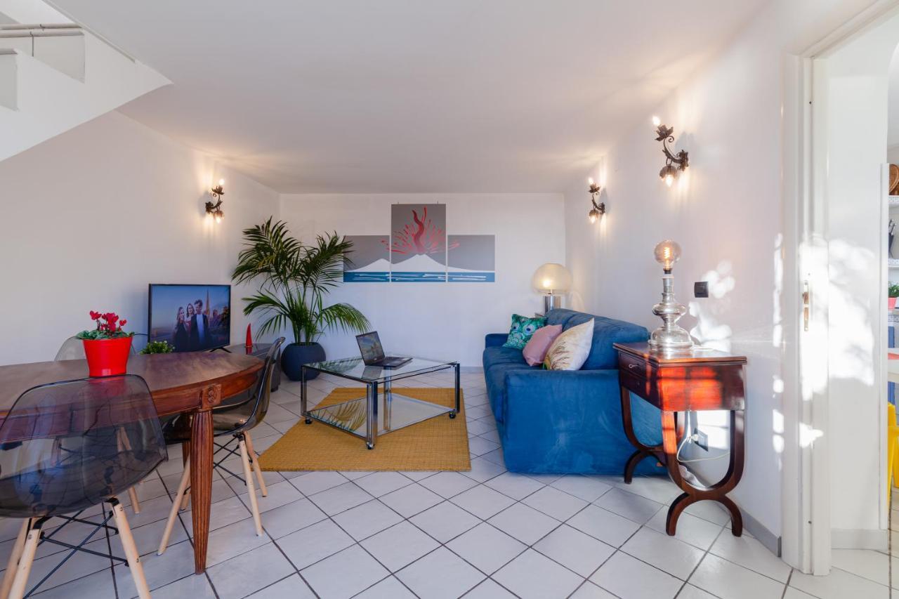 Casa Rosa - Sea View & Terrace Apartment Naples