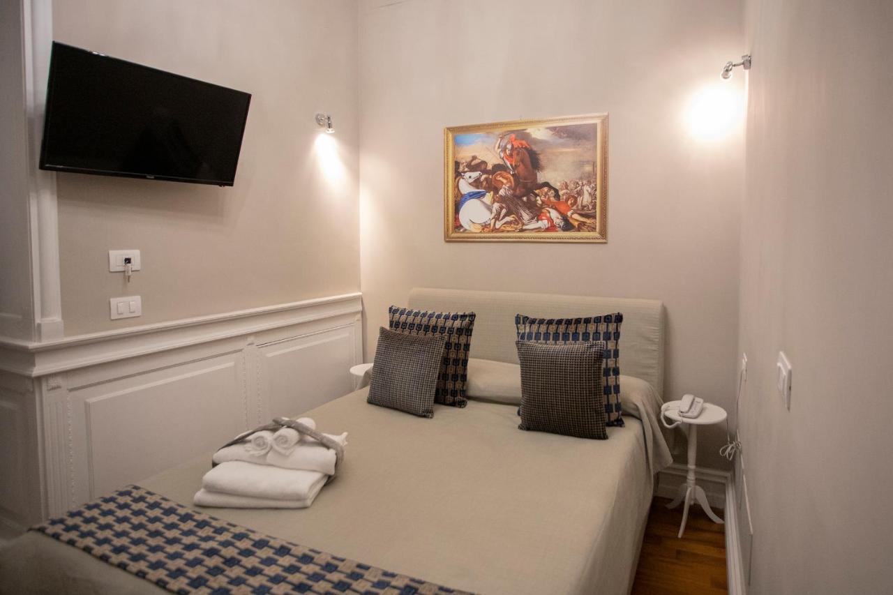 Leone D'autore - Chiaia Guest house 3*