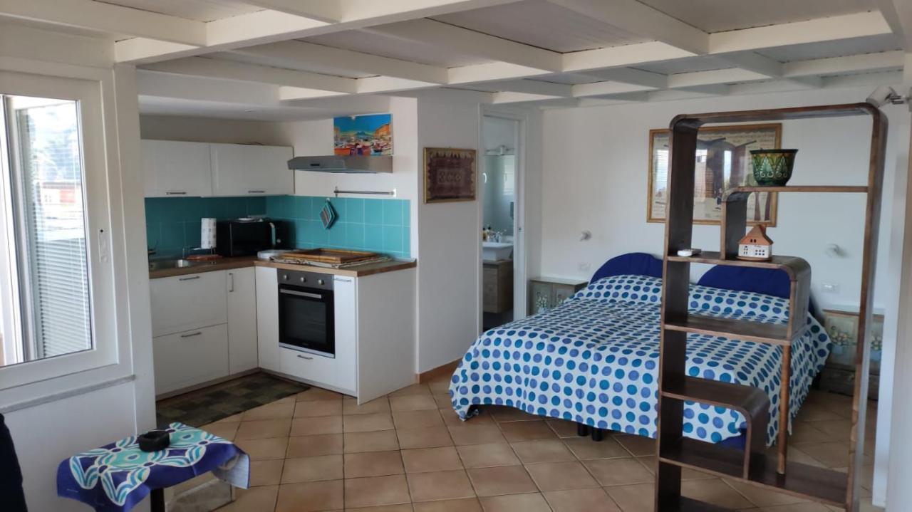 Apartment Bonbonniere In Chiaia District