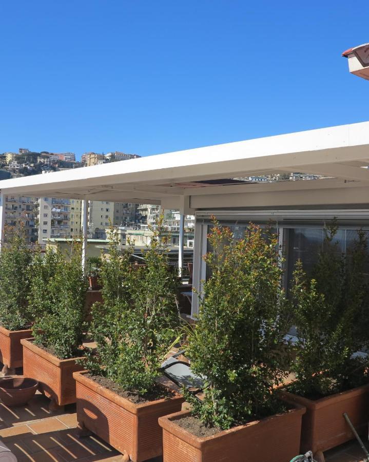 Apartment Bonbonniere In Chiaia District