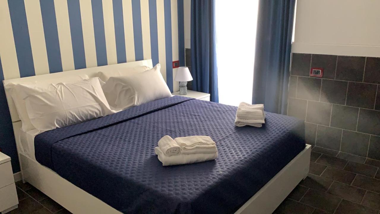 Yacht Club Angioino Guest house