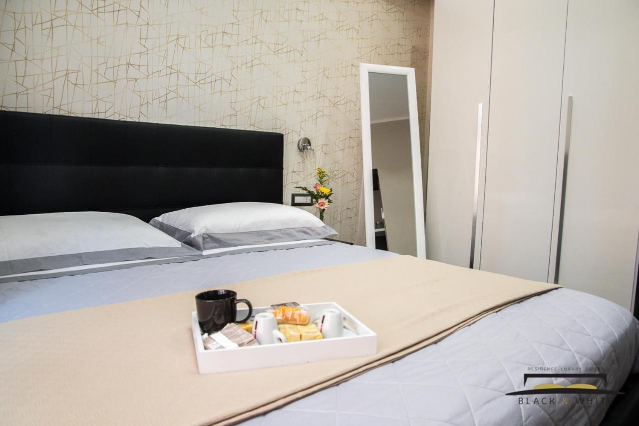 Black & White Guest house Naples
