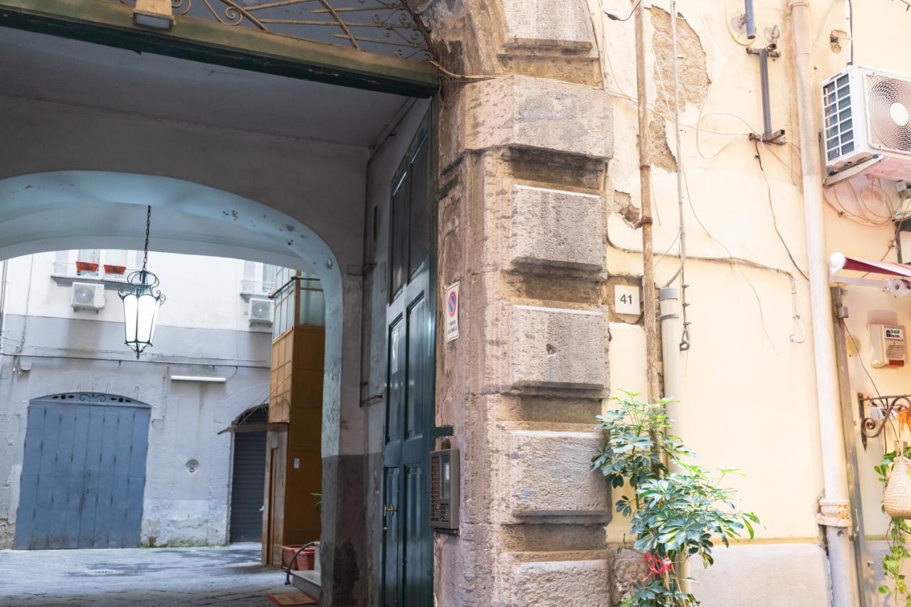 Trinita In Toledo Street Naples