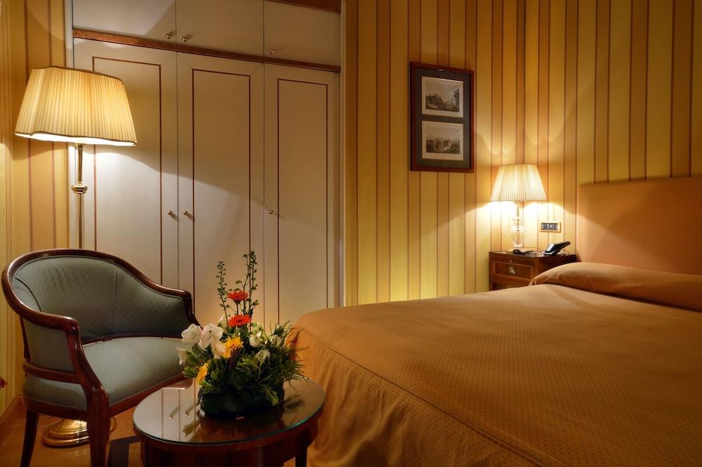Grand Vesuvio Hotel